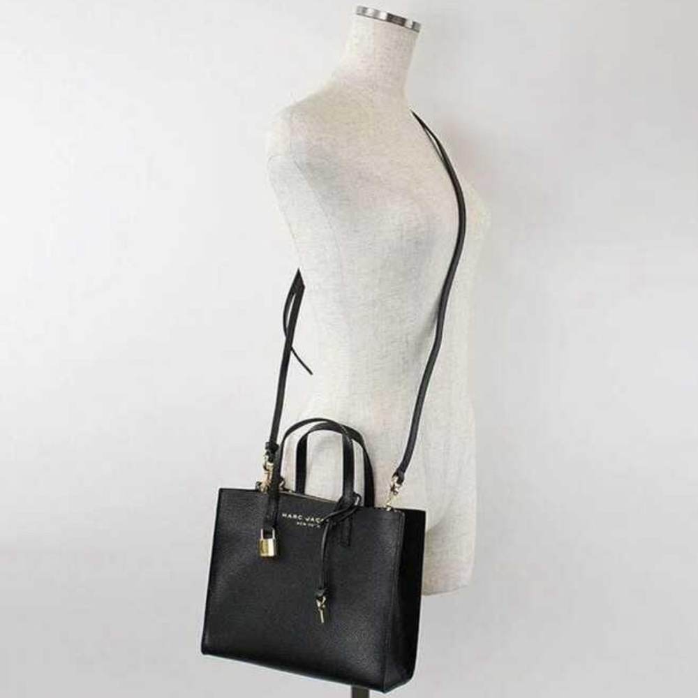 Marc Jacob’s crossbody purse